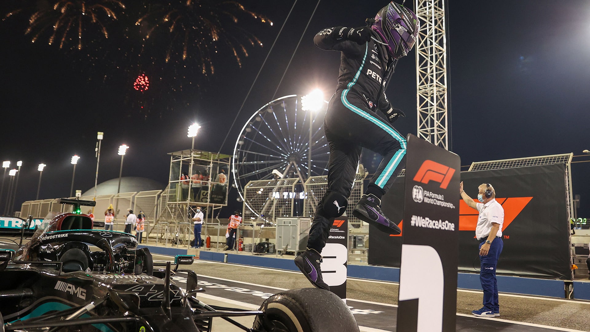 2021 Bahrain Grand Prix Race Report Highlights Hamilton Wins Epic Season Opener By Just 0 7s After Thrilling Battle With Verstappen In Bahrain Formula 1